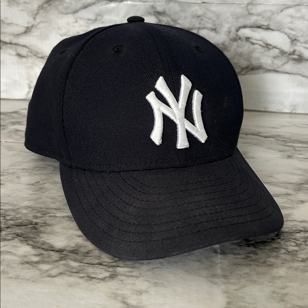 New Era 59Fifty New York Yankees NYY Hat Baseball Cap Fitted 7 7/8 MLB
